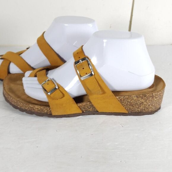 Bio Gold Women's US 9 Yellow Leather Toe Ring Slip On Low Wedge Sandals ITALY - Picture 2 of 16